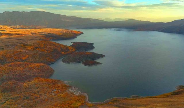 Nemrut Kalderası’ndaki sonbahar güzelliği mest etti