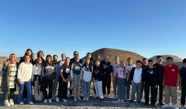 Ortaokul öğrencileri Meke Krater Gölü’nde Ay ve Satürn’ü gözlemledi