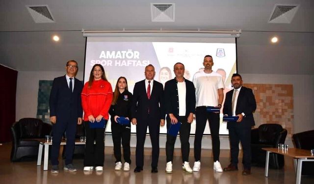 Zirvedeki sporcular öğrenciler ile buluştu