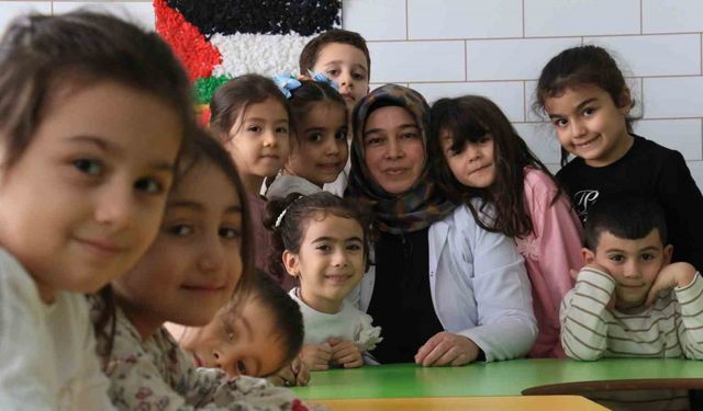 3 çocuk annesinin azmi: Hayvancılıkla uğraşırken çocukların ilk öğretmeni oldu