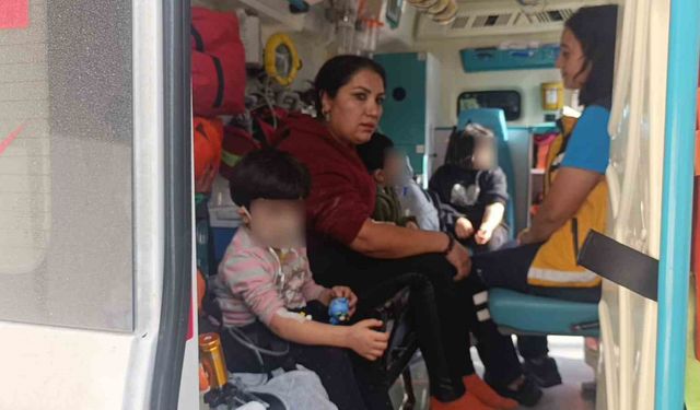 Alevler içindeki dairede mahsur kalan 3 küçük çocuğu inşaat işçileri ve mahalle sakinleri kurtardı