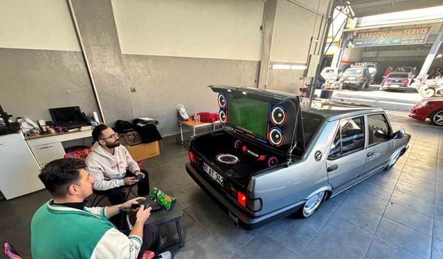 Bagajında televizyon ve oyun konsolu var