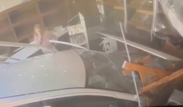 Fırına dalan otomobil ortalığı savaş alanına çevirdi