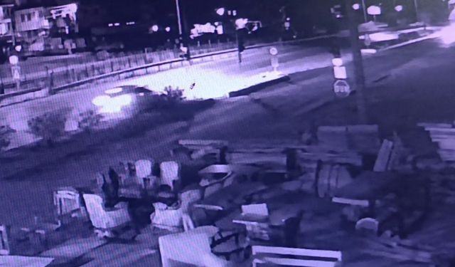 Havalanan otomobil hafif ticari araca çarptı