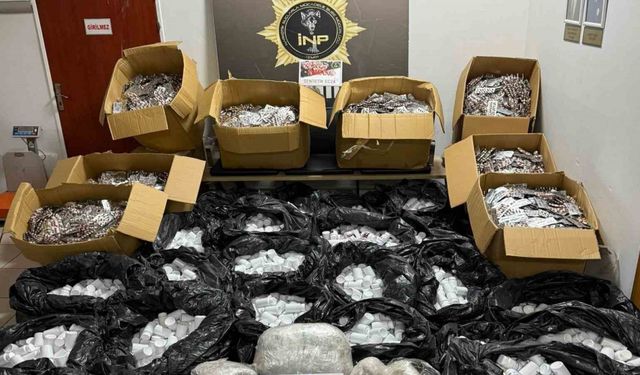 İzmir’de zehir deposuna baskın: Yarım milyondan fazla uyuşturucu hap ele geçirildi