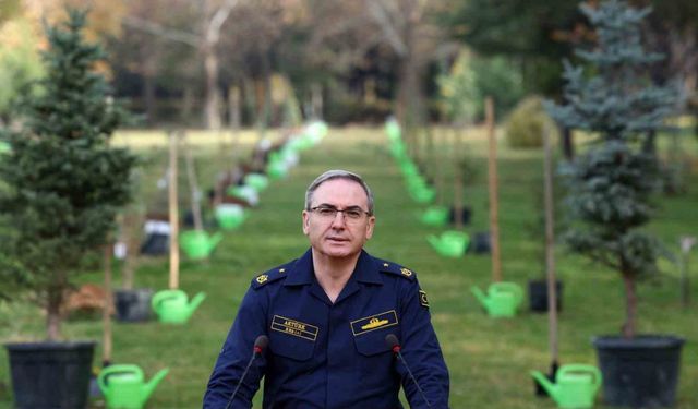 MSB: "Alay ve Tabur Komutanı dâhil 4 personelin Türk Silahlı Kuvvetlerinden ilişiği kesildi"