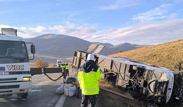 Otobüs kazasında ölenlerin kimlik tespit çalışmaları sürüyor