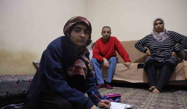 Tek odalı evde hayat mücadelesi veren Meryem’in tek hayali mavi boyalı bir oda