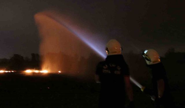 Yasak ve cezaya rağmen anız yakıyorlar