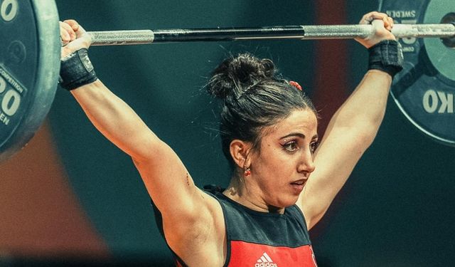 İlk altın madalya Mersinli Gamze’den!