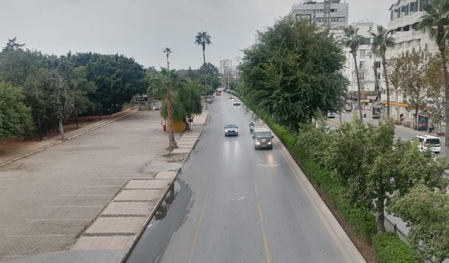 Mersin’de 6 Aralık sabahında yollarda hafta sonu sessizliği var