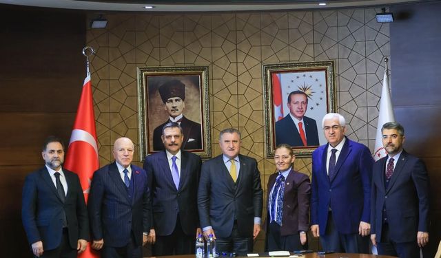 5 bin kişilik salon için imzalar atıldı