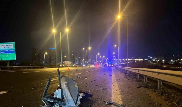 Ankara’da bir otomobil tırın altına girdi: 2 ölü 1 ağır yaralı