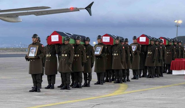 Ankara'da uçak kazasında hayatını kaybeden Libyalı askerler resmi törenle ülkelerine uğurlandı