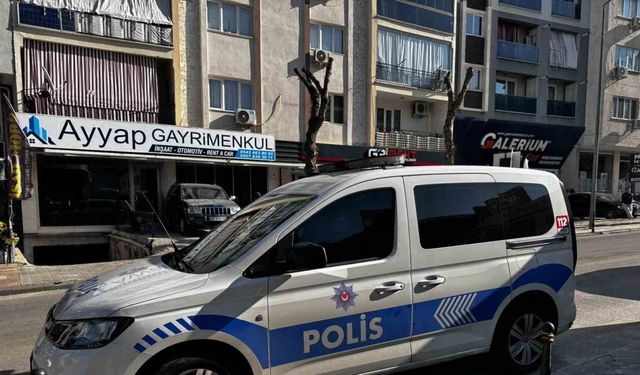 Apartmanın çatısından düşen genç hayatını kaybetti