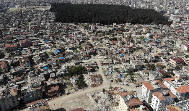 Depremde tamamen yıkılan Emek Mahallesi, inşa çalışmalarıyla yeniden ışıl ışıl