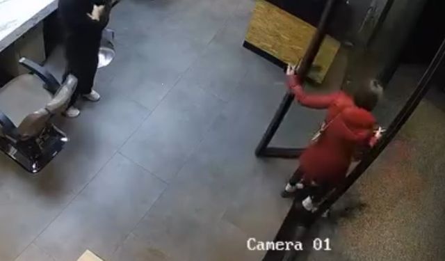 Kuaförde işlem yaptıran kadın ’kartımı arabada unuttum’ bahanesiyle kaçtı