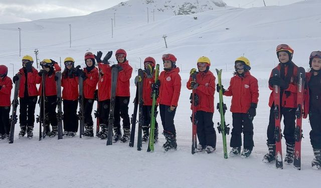 Mersinli kampçılar Hakkari’de karlar üzerinde ilk adımlarını attı