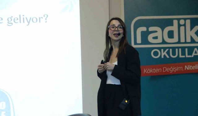 İzmir’de dev psikoloji zirvesi: Gençler geleceğe ’Radikal’ bir bakış attı