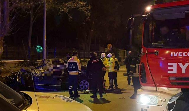 Kaldırıma çarpan otomobil 200 metre savruldu: 1 ölü, 1 ağır yaralı