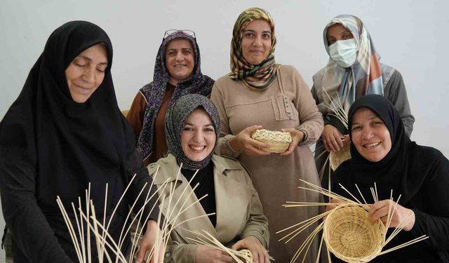 Kanser hastası kadınlar, umutlarını rattan objelere taşıdı