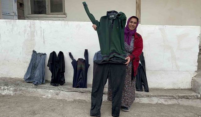 Kars'ta Sibirya soğukları: Dışarıya asılan çamaşırlar dakikalar içinde dondu