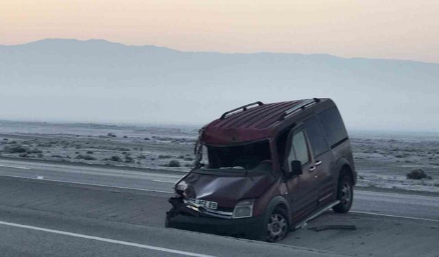 Konya’da hafif ticari araç takla attı: 1 yaralı