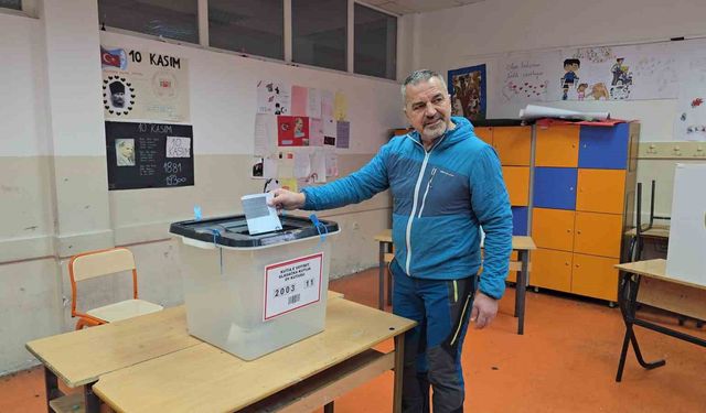 Kosova halkı erken seçimler için sandık başında