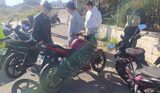 Küçük kıza çarpıp kaçtı, yüz metre ileride polise yakalandı