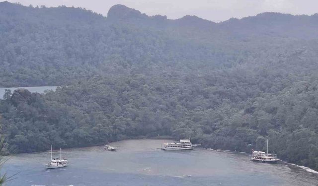 Marmaris’te 3 tekne karaya oturdu