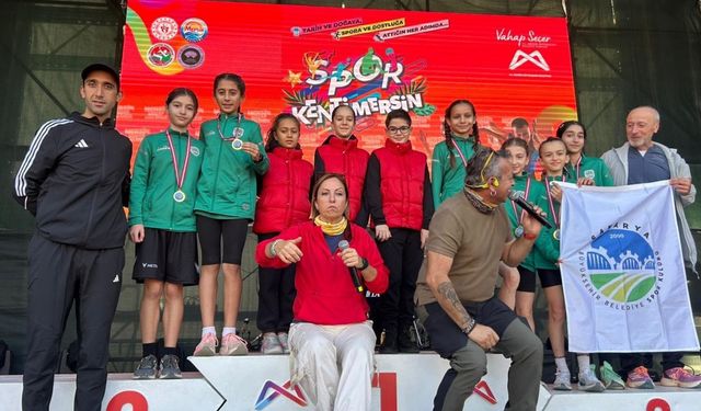 Sakarya Büyükşehir sporcuları Zonguldak ve Mersin’den 5 madalyayla döndü