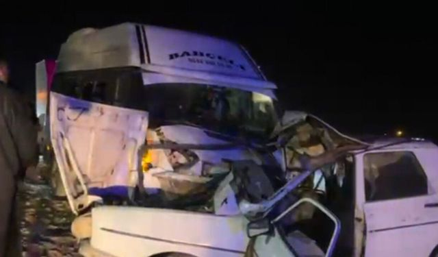 Şanlıurfa’da minibüs ile otomobil çarpıştı:1 ölü