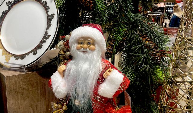 Yılbaşı alışverişinde yoğunluk başladı: Tüketici, yeni yıl temalı ürünlere yöneliyor