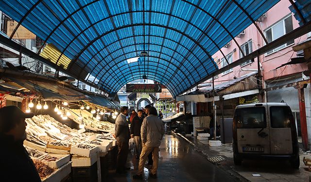Yağışlar başladı: Balık Pazarı’nın kabusu geri döndü
