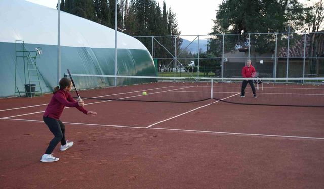 10 yaşında milli takıma seçildi, 16 turnuvada set vermeden şampiyon oldu