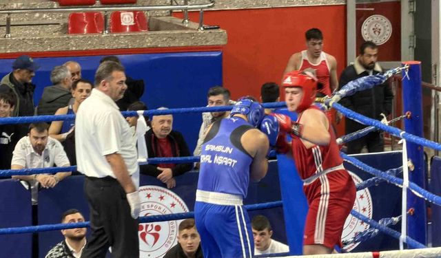 160 boksör ringe çıktı, Buse Naz Çakıroğlu sporculara destek verdi