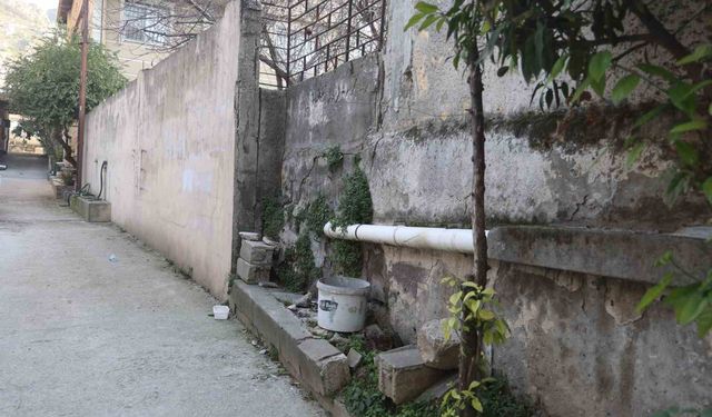 Annesinin telefon çaldırdığı çocuk devlet korumasına alındı