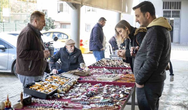 Mersin'de antika pazarı, nostalji tutkunlarını buluşturuyor