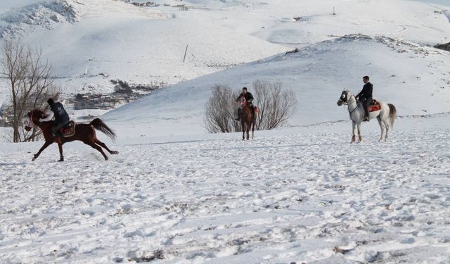 Asırlık gelenek cirit Bayburt ve Erzincan'da yaşatılıyor