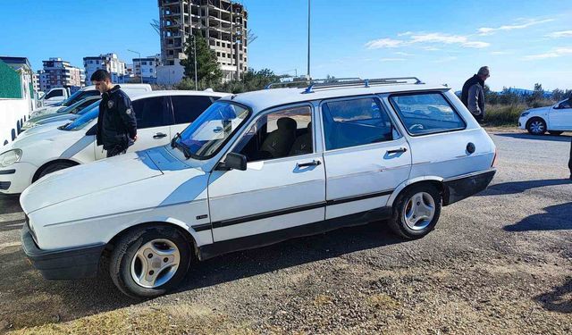 Aynı otomobil üç kez hırsızların hedefi oldu: Önce teybi sonra aküsü ardından komple çalındı