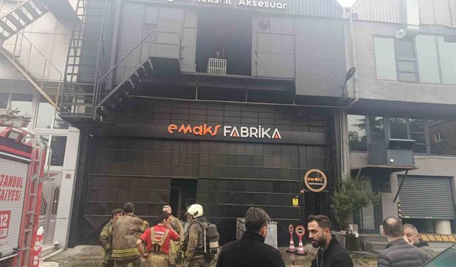 Bahçelievler'de polyester fabrikasında korkutan yangın