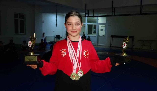 Bir yetenek taraması hayatını değiştirdi 10 yaşındaki güreşçi Asya, Türkiye şampiyonu oldu