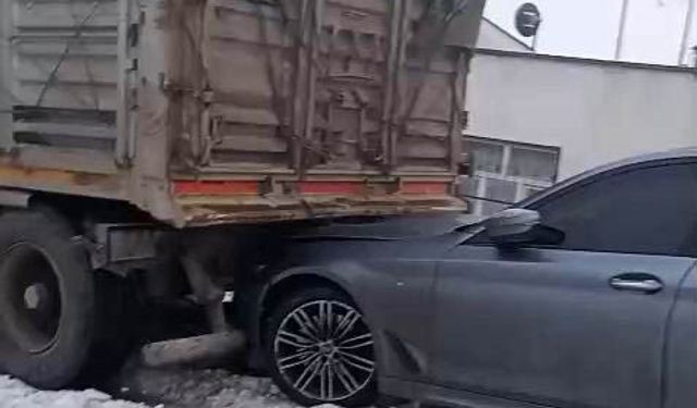 Diyarbakır'da zincirleme kaza: 2 yaralı