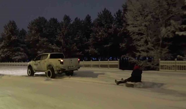 Erzurum'da off-roadçuların lastik ve kızaklı kar keyfi