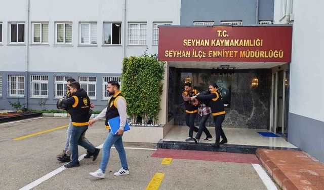 Evden AK-47 ve el bombası çıktı: 4 tutuklama