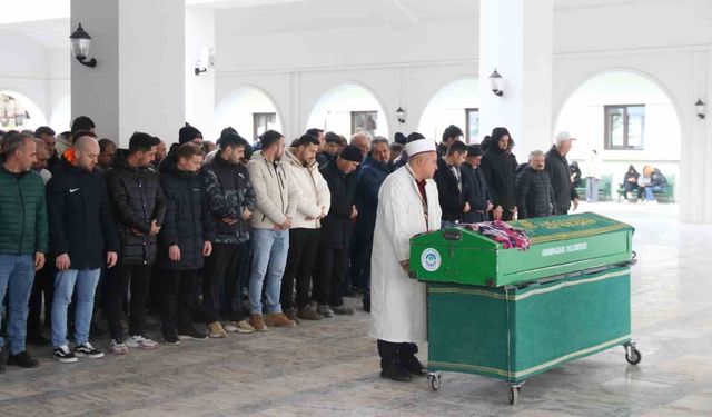 Feci kazada hayatını kaybeden 14 yaşındaki kız son yolculuğuna uğurlandı