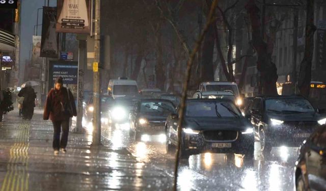 İzmir'de metrekareye 47.5 kilogram yağış düştü