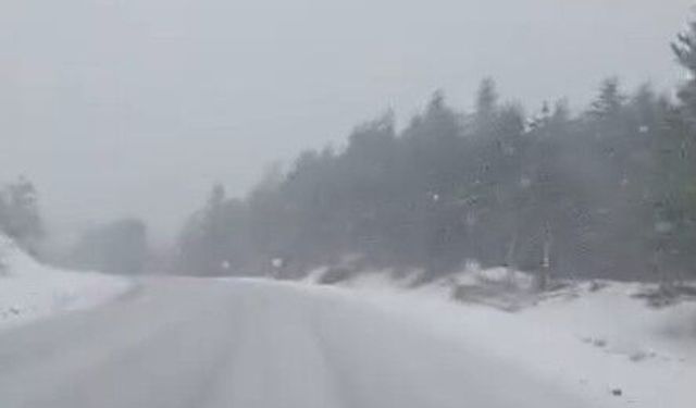 Kastamonu'da yüksek rakımlı bölgelerde kar yağışı etkili oluyor