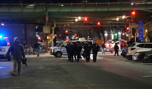 Maduro ve eşi New York'ta federal gözetim merkezine sevk edildi