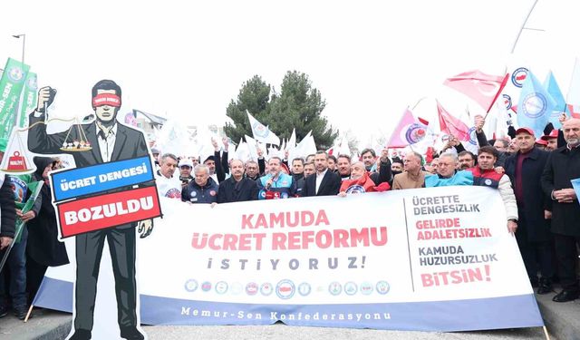 Memur-Sen Genel Başkanı Yalçın: 'Kayıpların telafi edildiği ve emekliye de yansıyacak şekilde seyyanen zam verilsin diyoruz'